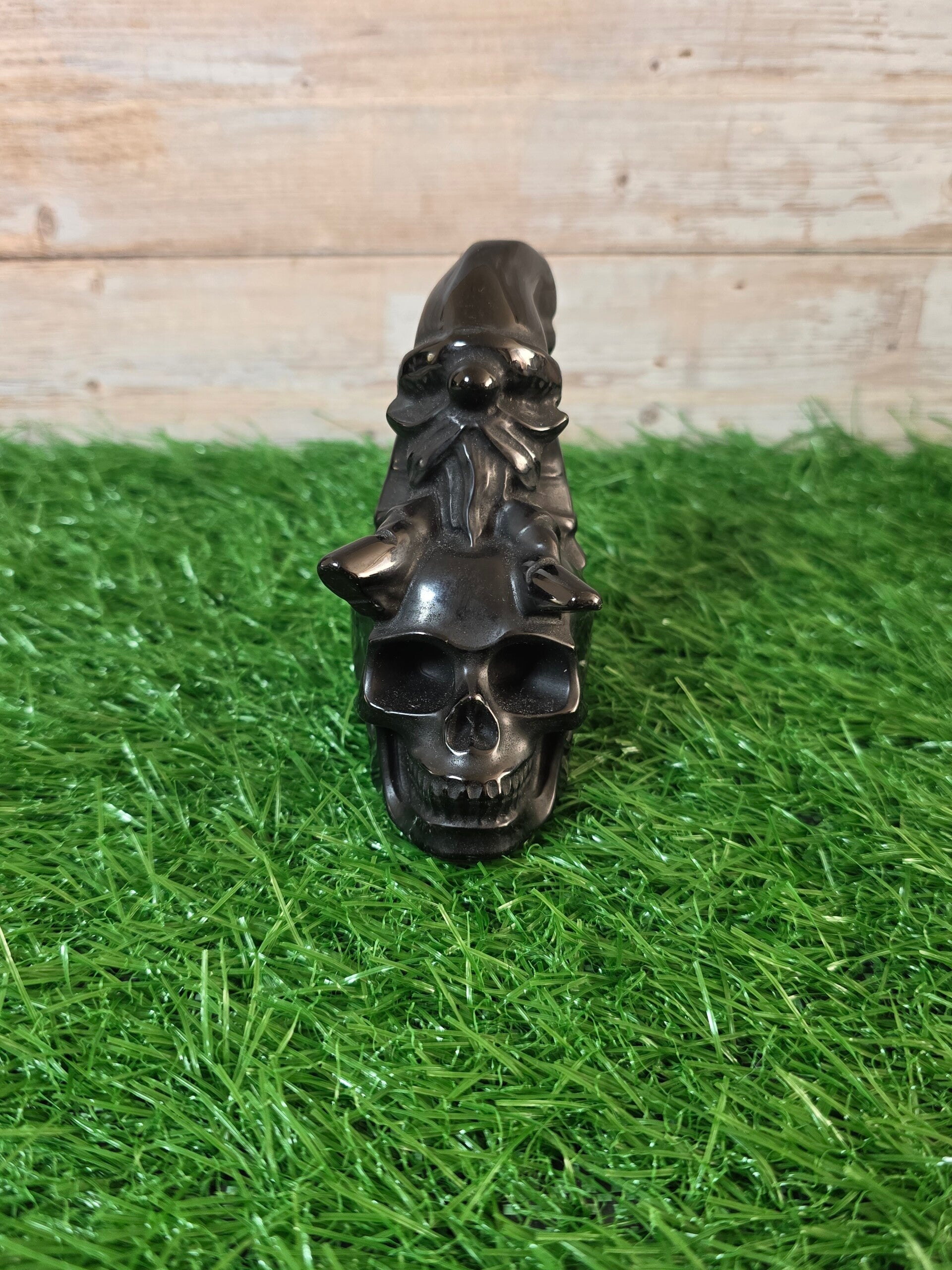 Obsidiaan skull met kabouter