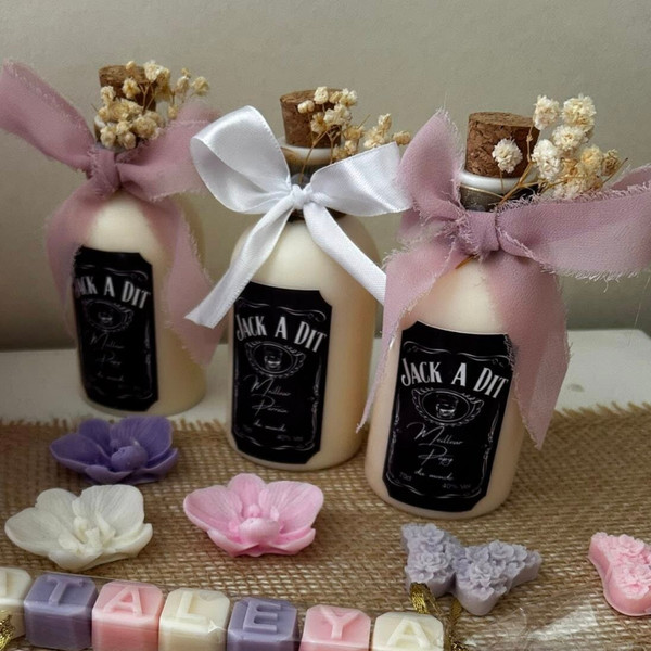 🍾 Bouteille personnalisée en bougie – l’élégance sur mesure