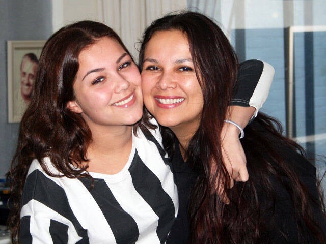 haren op traditionele wijze geverfd met een mix henna-indigo