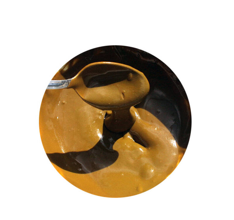 onze hennapastsa heeft een PH-waarde van 4,8 na aanmaak met water. Gebruik de pasta als deze oranjebruin is geworden. 