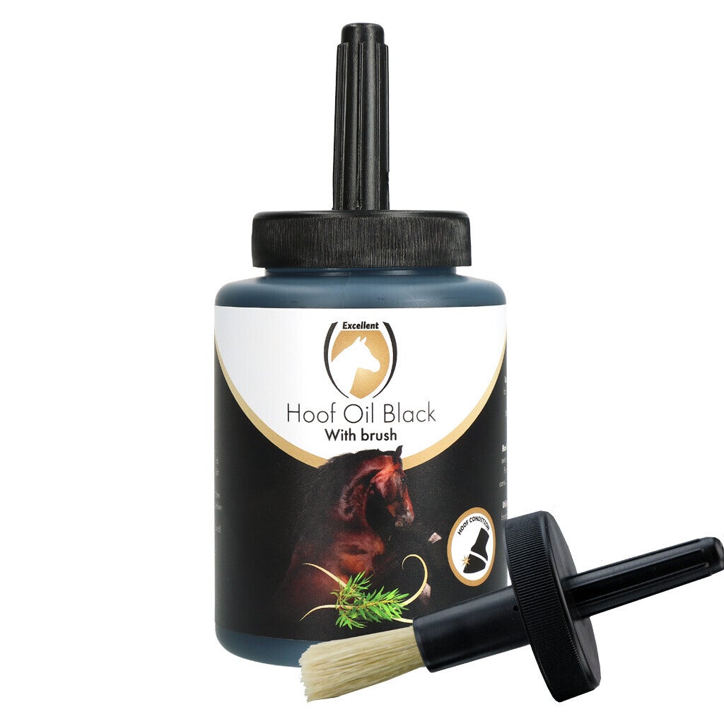 Excellent Horse Hoof Oil Black (with brush) 500 ml Een zwarte hoefolie voor paarden met tea tree olie. Het beschermt de hoeven, houdt het hoorn elastisch, trekt snel in en zorgt voor een mooie, donkere glans.