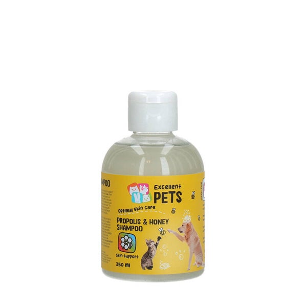 Excellent Pets Propolis & Honey Shampoo 250 ml Excellent Pets Propolis & Honey Shampoo is een reinigende en verzorgende shampoo voor honden, katten, konijnen en knaagdieren. De formule op basis van bijenpropolis en -honing ondersteunt het herstellend verm