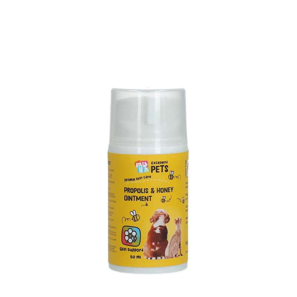 Excellent Pets Propolis & Honey Ointment 50 ml Excellent Pets Propolis & Honey Ointment is een verzorgende zalf voor honden, katten, konijnen en knaagdieren. De formule op basis van bijenpropolis en -honing ondersteunt het herstellend vermogen van de huid