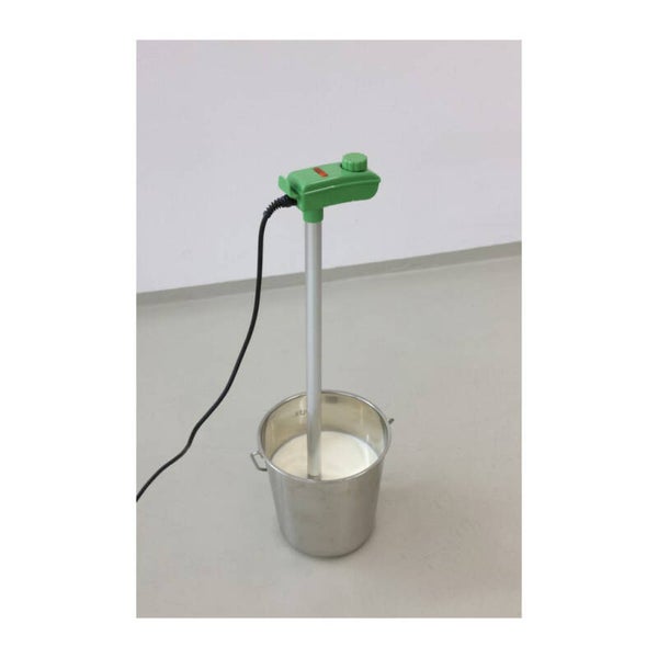 Kalvermelkverwarmer EasyHeat kalvermelkverwarmer van Kerbl, traploos instelbaar tot 80 °C. Aluminium element met Ø 16 cm, eenvoudig te reinigen en met lange 3 m kabel voor flexibel gebruik.