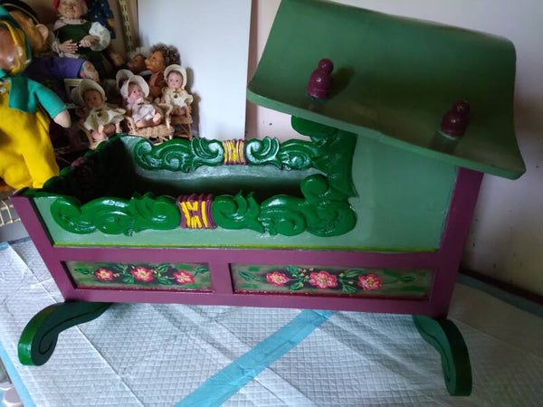 Beautiful Hand Carved Doll Rocking Cradle!