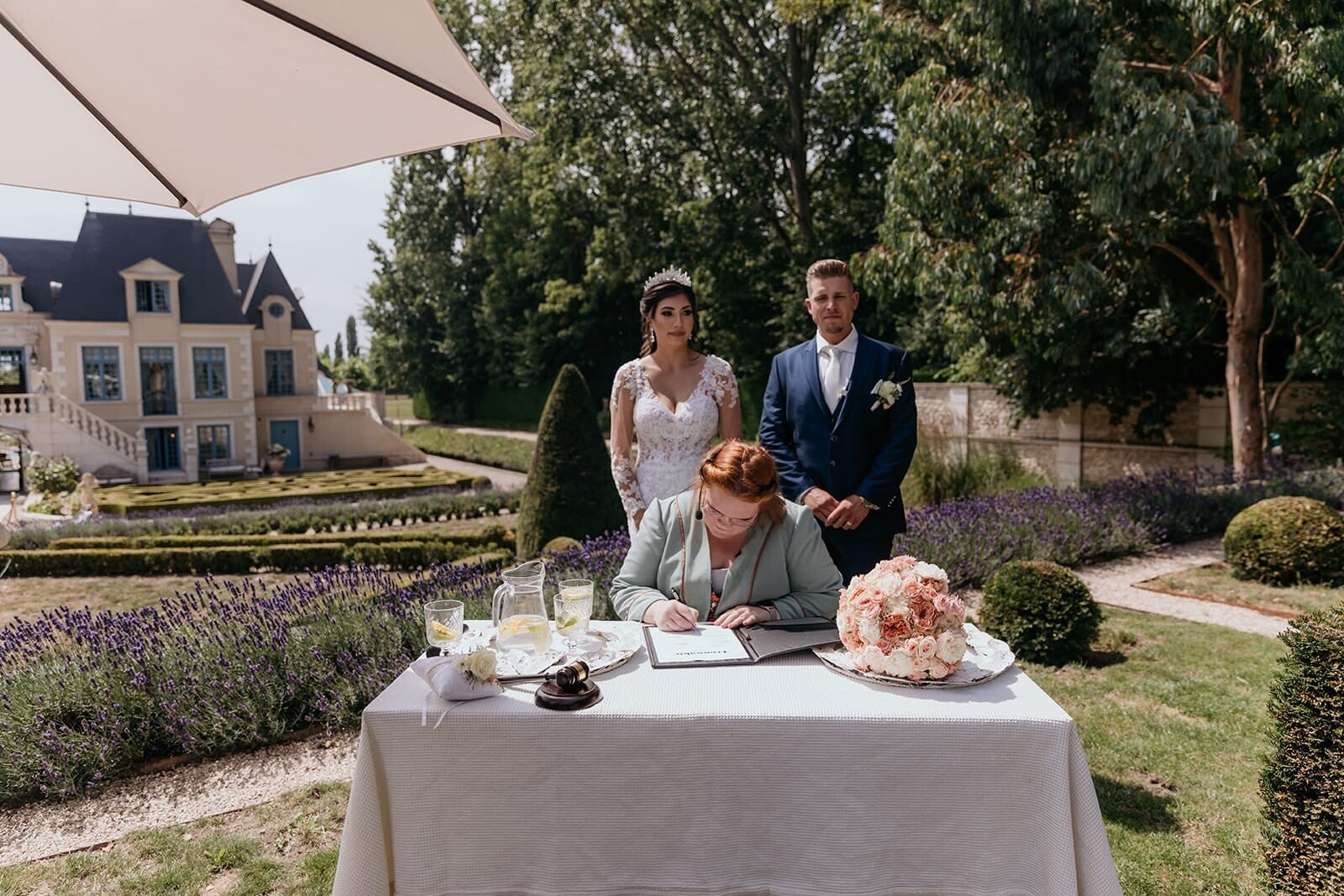 Romantische bruiloft in Zeeland met warme trouwambtenaar