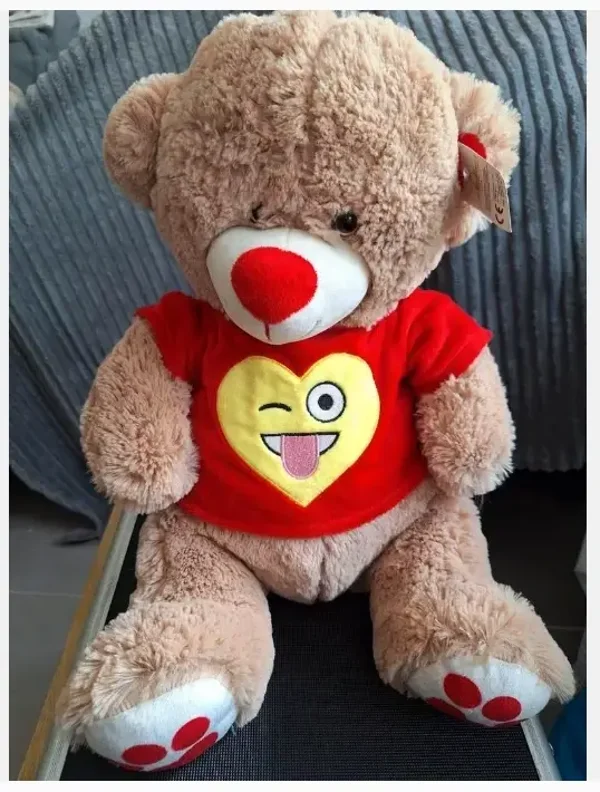 Beer knuffel met smiley hart