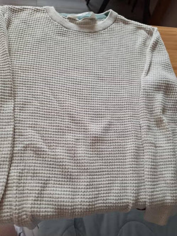 Beige geribbelde trui maat 122