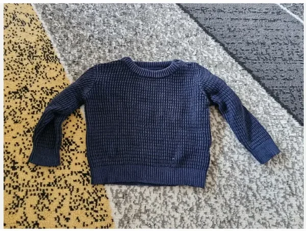 Blauw geribbelde trui maat 74