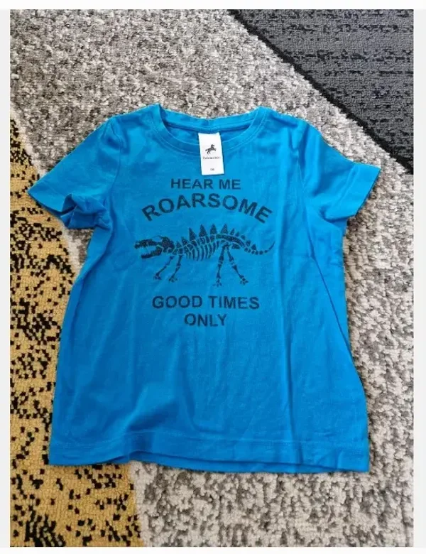 Blauw tshirt hear me roarsome maat 98