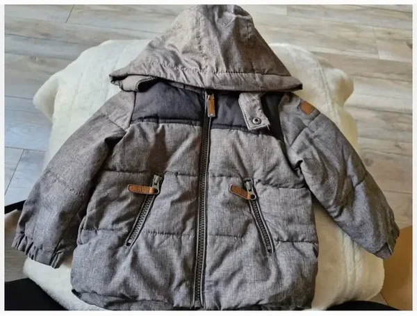 Donkergrijze winterjas maat 80