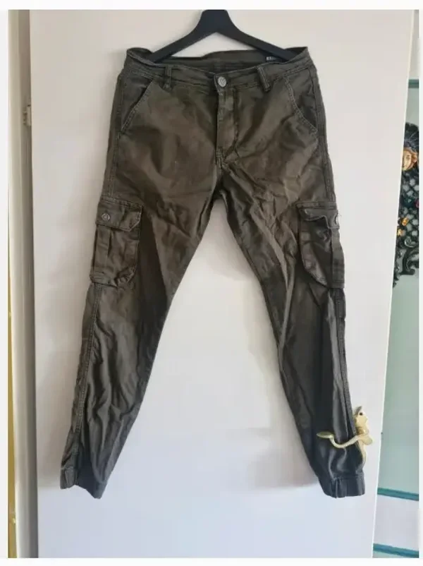 Donkergroene broek maat L
