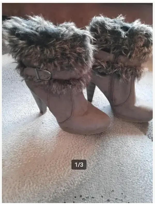 Enkellaarzen met hakken maat 40