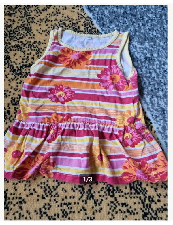 Fleurig bloemen jurkje Maat 80