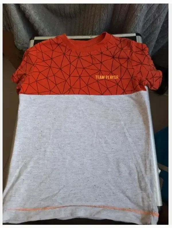 Geribbelde donkergrijze korte broek Maat 92 Merk Primark Voorop zakken Koord bij middel