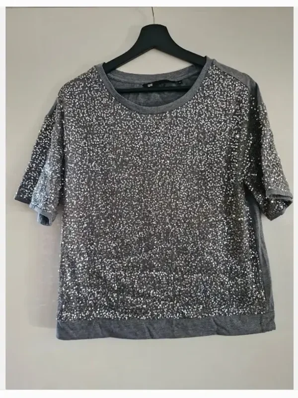 Grijs tshirt met pailletten maat M
