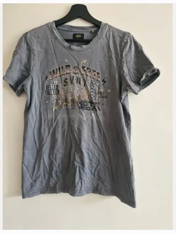 Grijs wild en free tshirt maat s