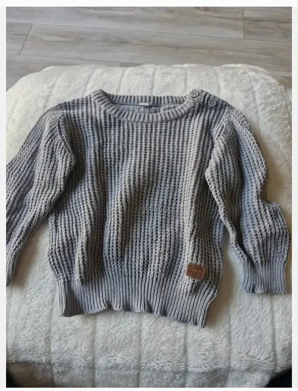 Grijze kabeltrui maat 80