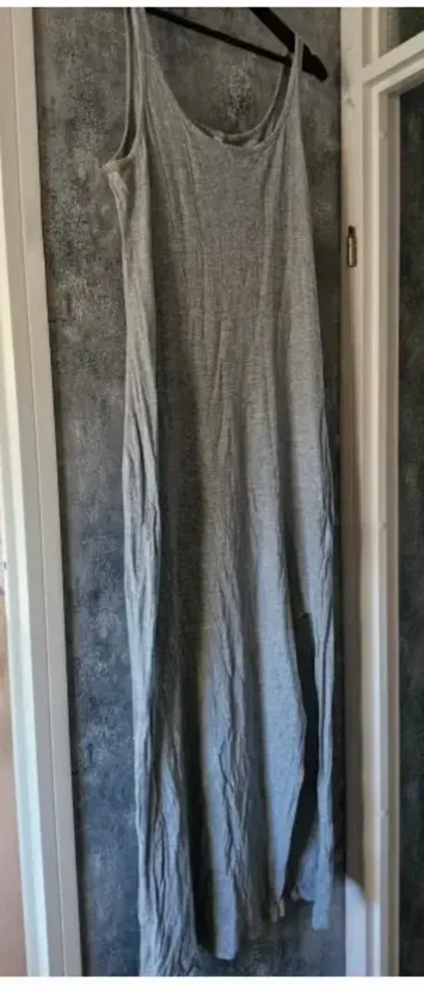Grijze lange jurk met split maat xl