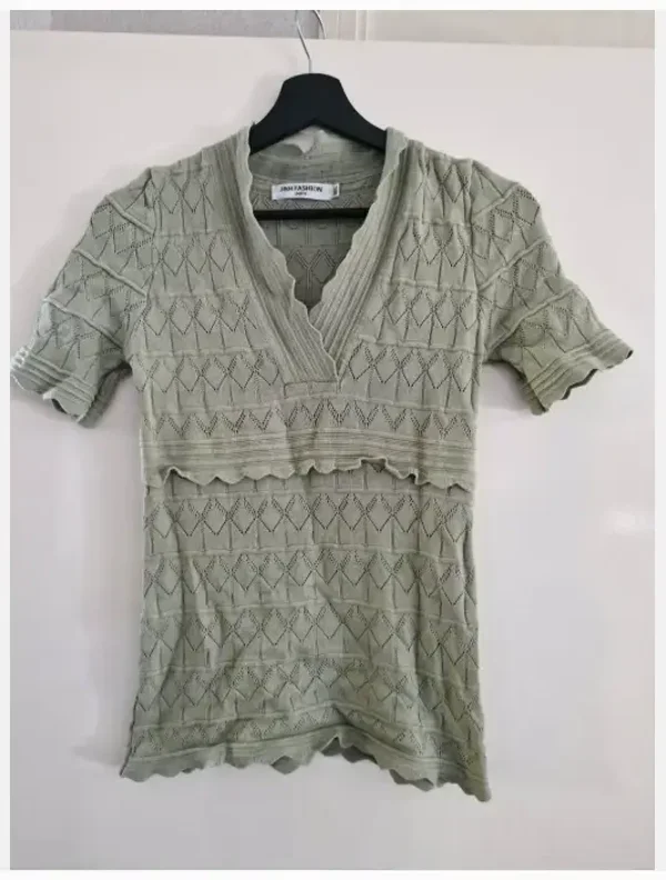 Groen shirtje met gebreid motief maat m-l