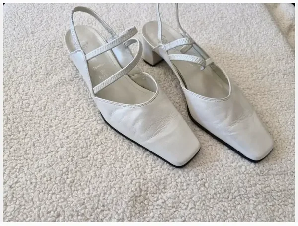 Ivoorkleurige trouwschoenen met kleine hak maat 38,5