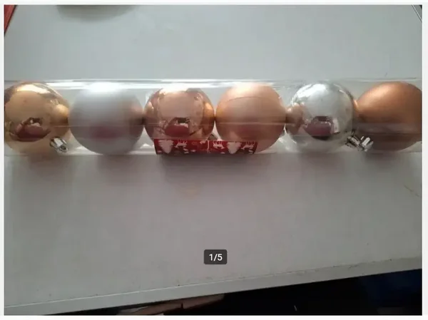 Koker met 6 kerstballen