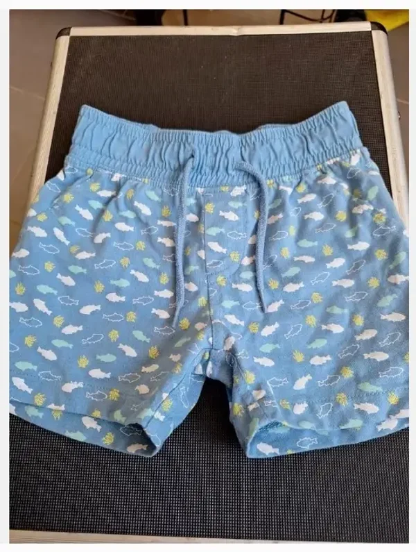 Korte broek met vissen maat 86-92