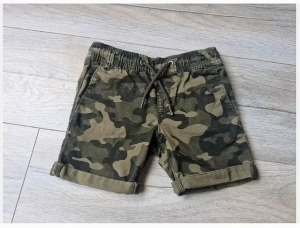 Leger korte broek van de we Maat 92