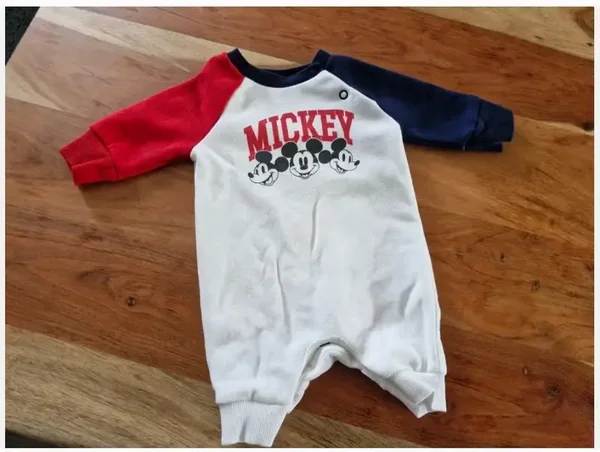 Mickey mouse pakje maat 50