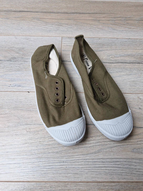 Moerasgroene lage sneakers Maat 40