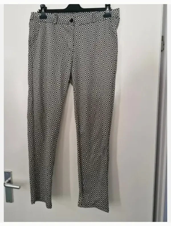 Nette broek met vierkantjes en stippen maat xl
