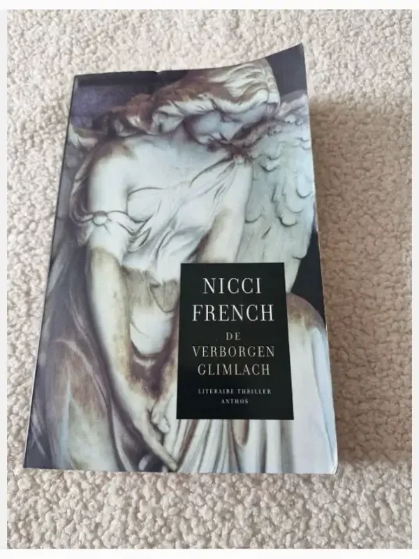 Nicci French - De verborgen glimlach