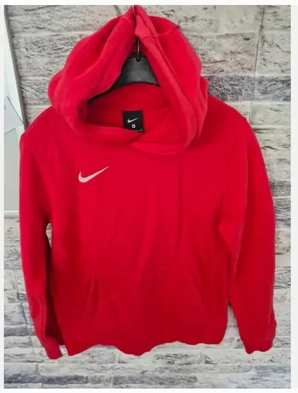 Rode Nike trui Maat 134-140