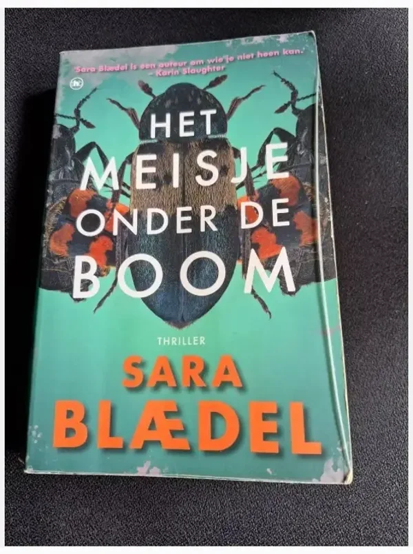 Sara Blaedel- Het meisje onder de boom