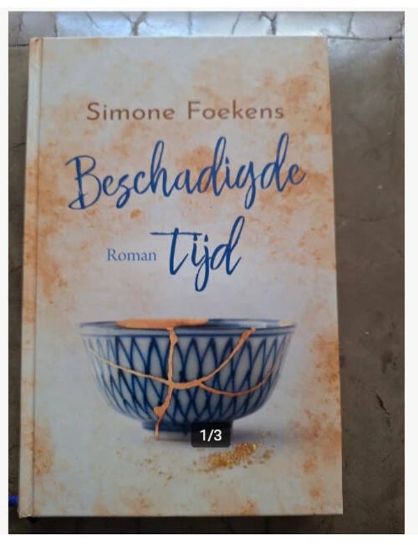 Simone Foekens - Beschadigde tijd