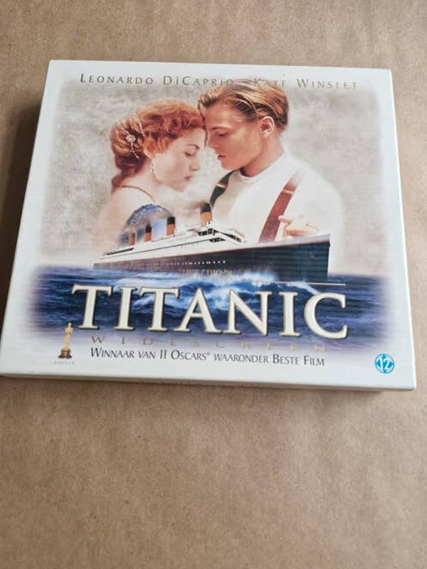 Vhs Titanic box