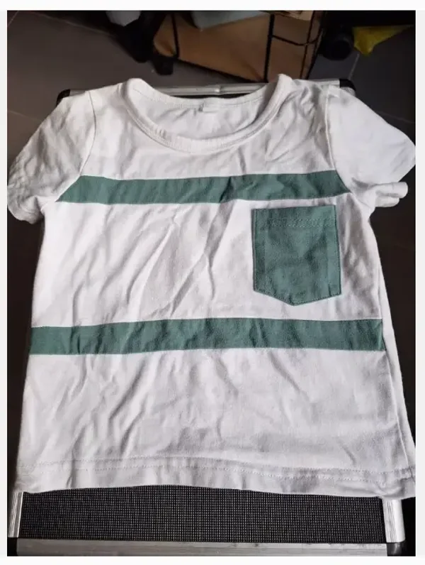 Wit tshirt met groene strepen maat 90