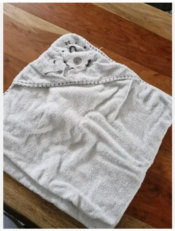 Witte badhanddoek met panda