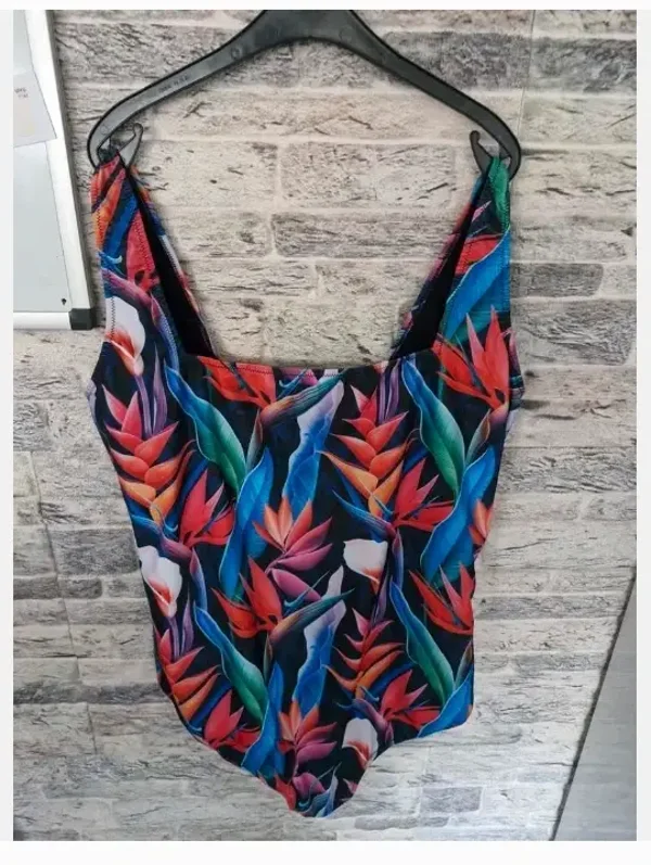 Zwart badpak met bloemen Maat 50