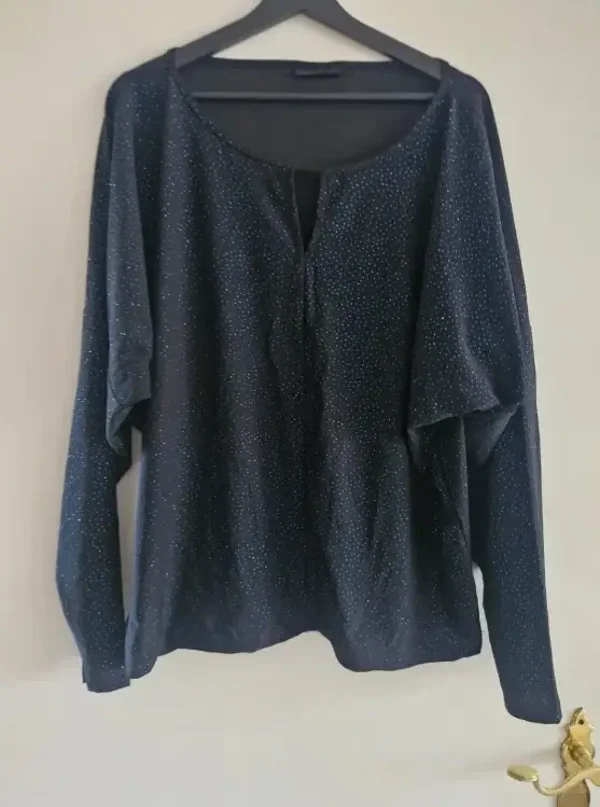Zwarte blouse met blauwe glitters maat 48