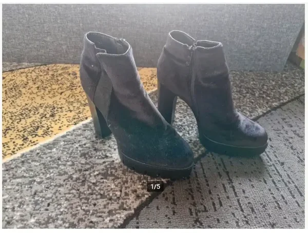 Zwarte laarsjes met hoge hakken Maat 40