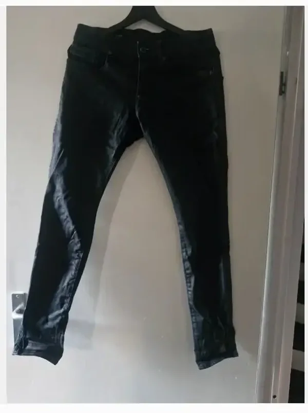 Zwarte nette broek maat 30-32