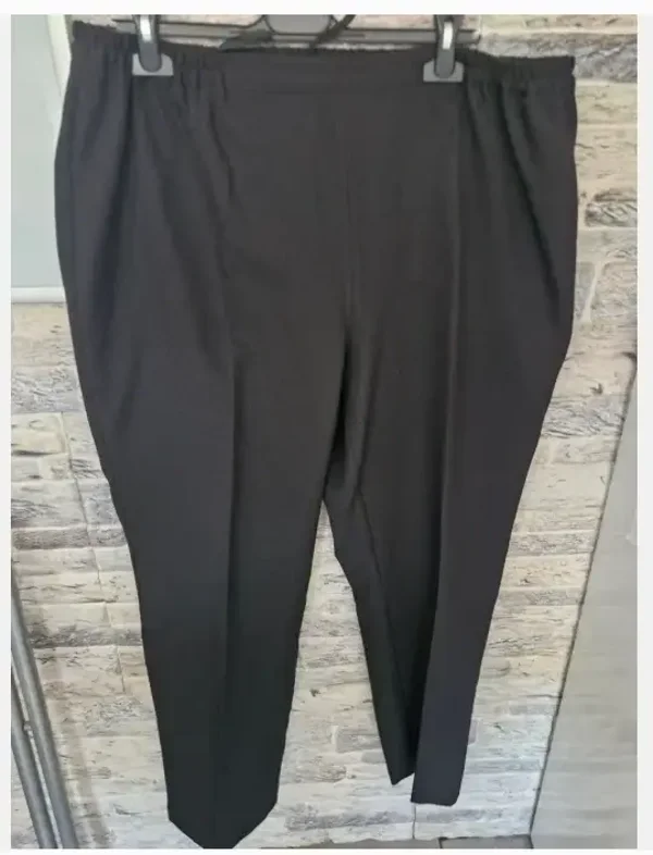 Zwarte nette broek maat 50