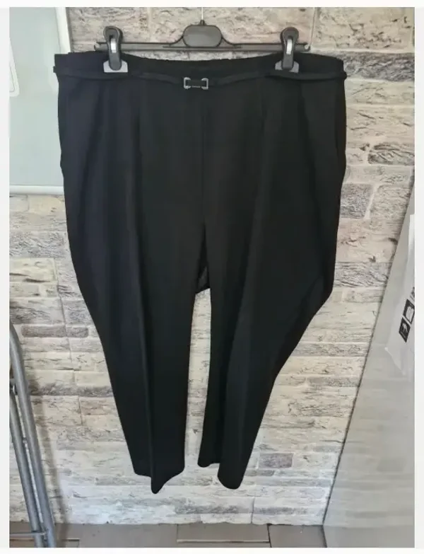 Zwarte nette broek met riempje maat 48