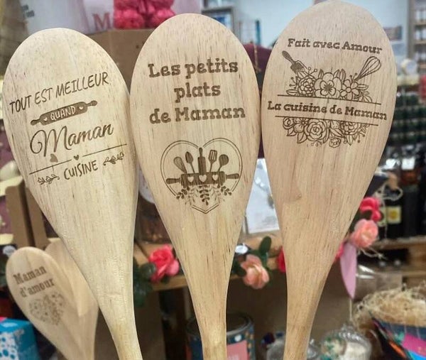 Cuillère en bois gravée
