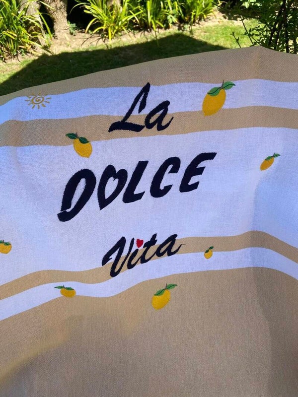Serviette de plage brodée