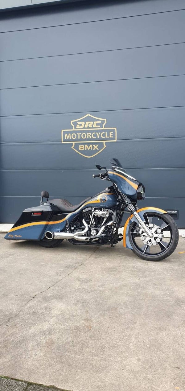 Harley-davidson streetglide bagger