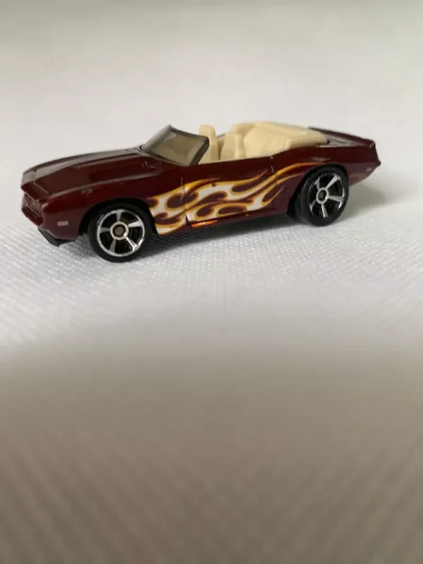 Hot Wheels '69 Chevrolet Camaro Convertible 2017