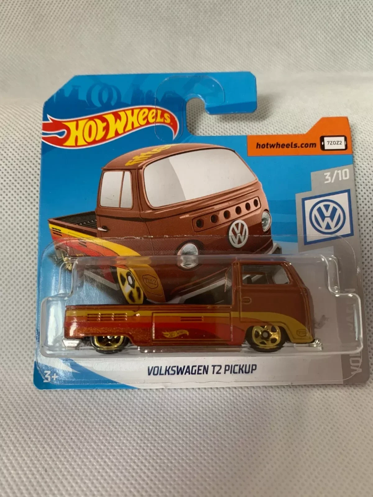 Hot Wheels Volkswagen 3/10 (2017) Copper Volkswagen T2 Pickup Truck Toy 96/250