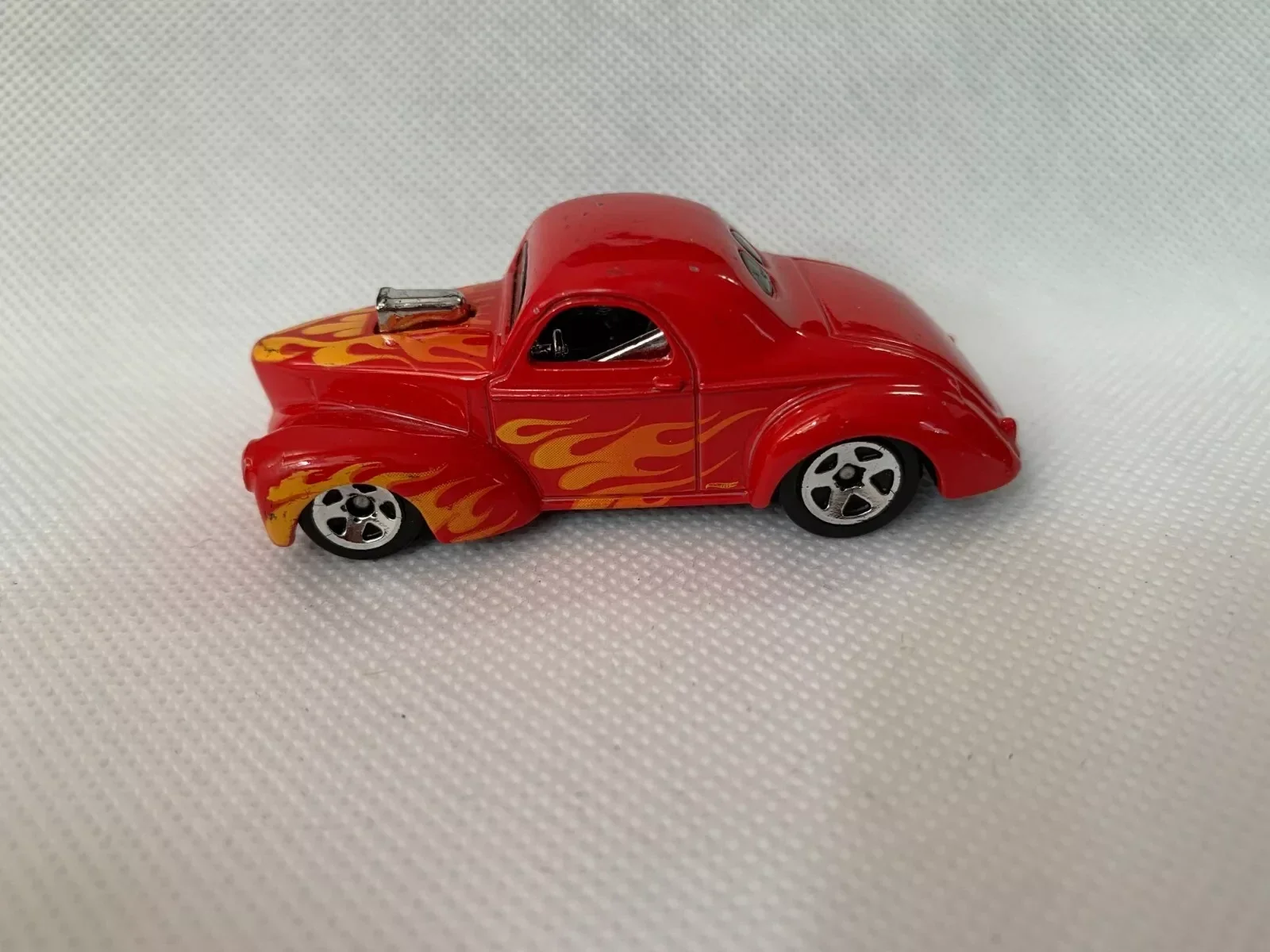 2015 Hot Wheels '41 Willy's Red W/ Yellow Flames 1:64 Diecast